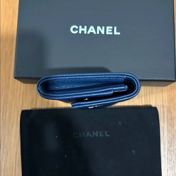 Chanel Lucky Clover cardholder wallet - Picture 7 of 9